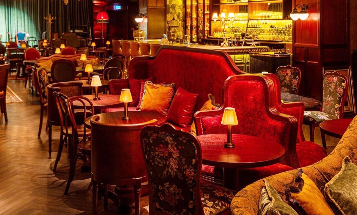 Stylowa restauracja i strefa lounge